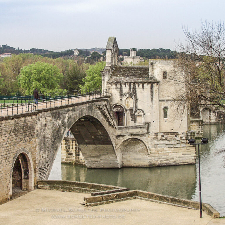 Avignon, Pont Saint Benezet, Rhone, Chapelle Saint Nicolas